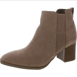 NIB Style & Co. Taupe Ankle Boots Zip Side  Square Toe Aloraa Size 11 Fall